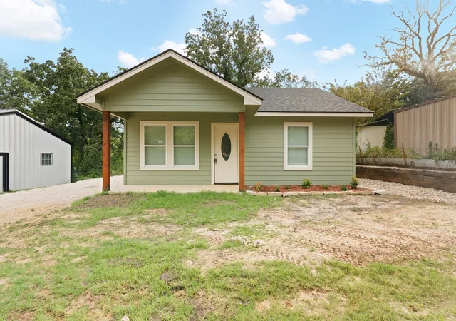 Homes for sale in Alvarado, TX | 62 Live Oak St, Alvarado, TX 76009 | MLS# 21033093