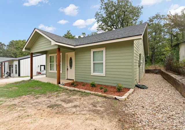 Homes for sale in Alvarado, TX | 62 Live Oak St, Alvarado, TX 76009 | MLS# 21033093