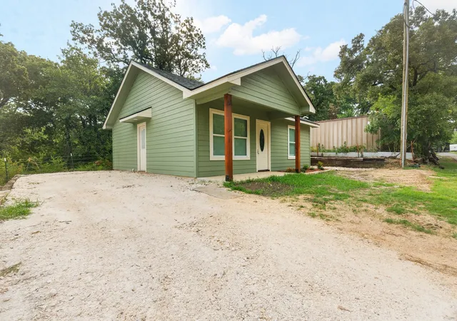 Homes for sale in Alvarado, TX | 62 Live Oak St, Alvarado, TX 76009 | MLS# 21033093