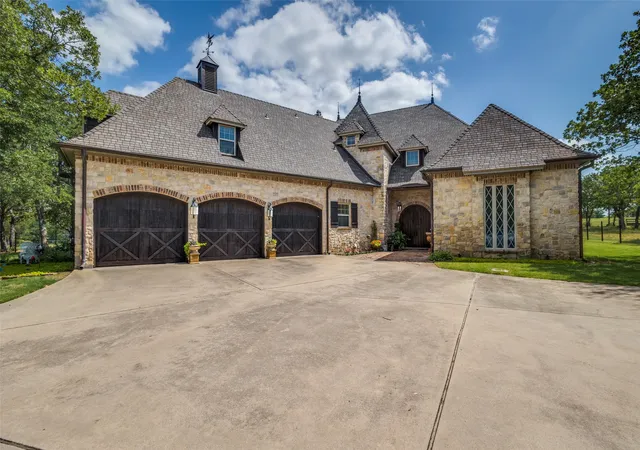 1st image of 181 County Road 1326, Bridgeport, TX 76426 | MLS# 21047210