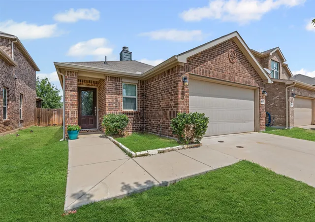 Photo 1 of Single family home for sale at 8837 Tenderfoot Ln, Aubrey, TX 76227 | MLS# 21048050 | Listing updated on 2026-08-27