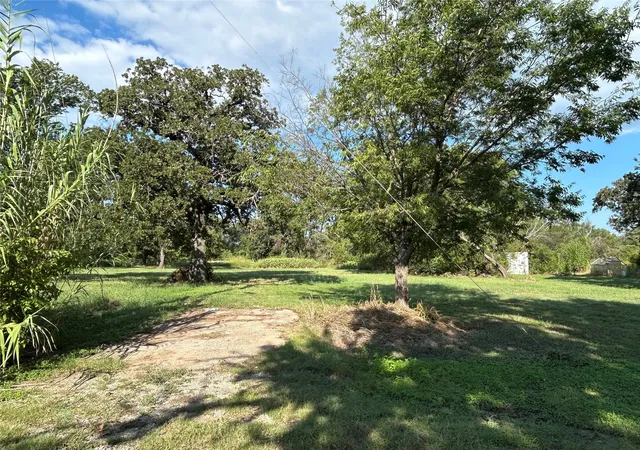 Photo 1 of Land for sale at 100 N Agnew St, Boyd, TX 76023 | MLS# 21049710 | Listing updated on 2026-08-17