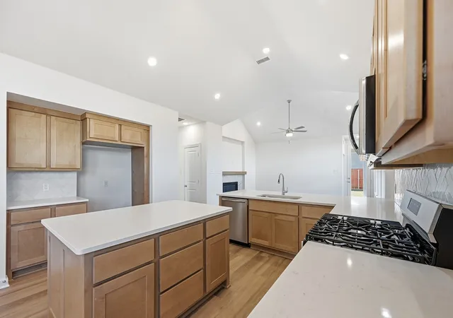 Photo 3 of Sale Pending at 3925 Bison Ln, Crandall, TX 75114 | MLS# 21050085 | Listing updated on 2026-09-19