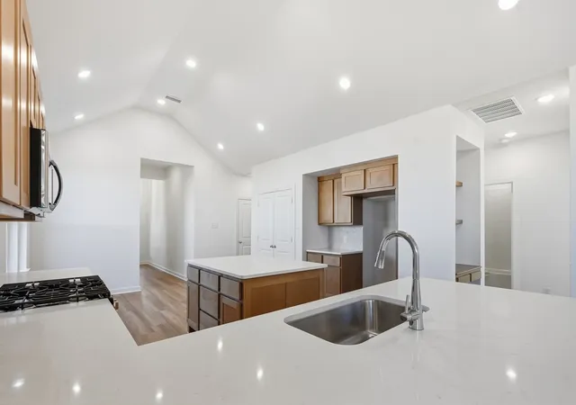 Photo 3 of Sale Pending at 3925 Bison Ln, Crandall, TX 75114 | MLS# 21050085 | Listing updated on 2026-09-19