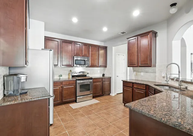 Homes for sale in Savannah, TX | 1624 Sea Pines Dr, Savannah, TX 76227 | MLS# 21048771