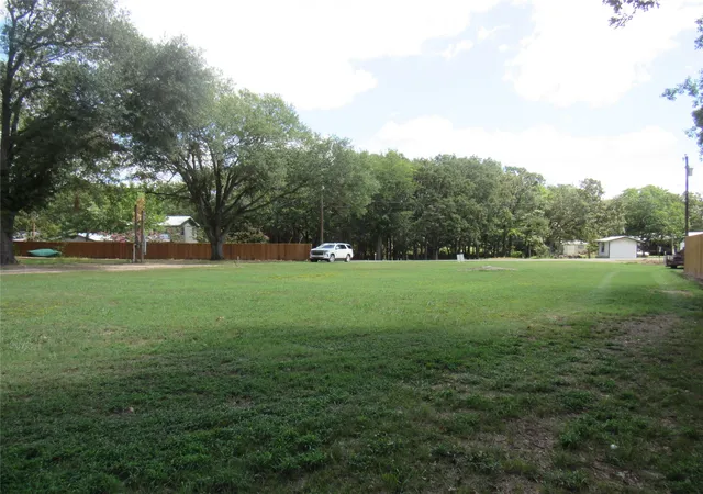 Photo 4 of Land for sale at 7305 Lakeview Dr, Bonham, TX 75418 | MLS# 21048402 | Listing updated on 2026-08-25