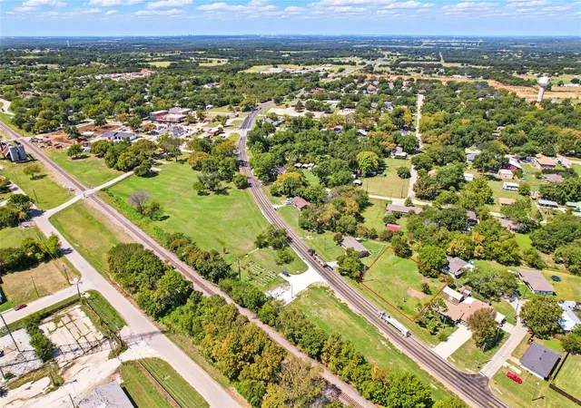 2nd image of 309 W Sherman Dr, Aubrey, TX 76227 | MLS# 21050598