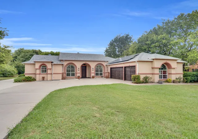 Photo 3 of Single family home for sale at 2724 Prairie Acres Cvs, Cedar Hill, TX 75104 | MLS# 21049018 | Listing updated on 2026-09-01