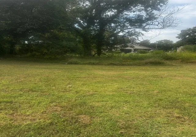 Photo 1 of Land for sale at 105 S Brazos Ave, Cleburne, TX 76031 | MLS# 21051916 | Listing updated on 2026-09-01