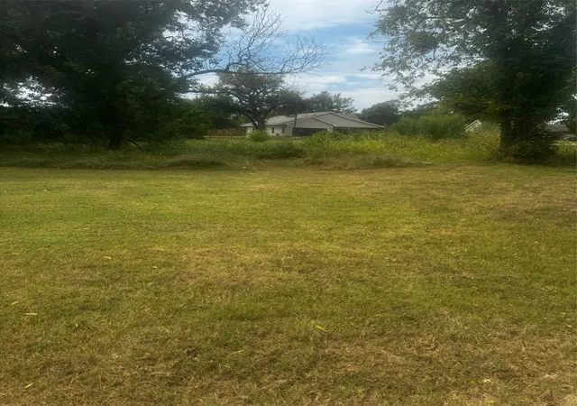 Photo 4 of Land for sale at 105 S Brazos Ave, Cleburne, TX 76031 | MLS# 21051916 | Listing updated on 2026-09-01