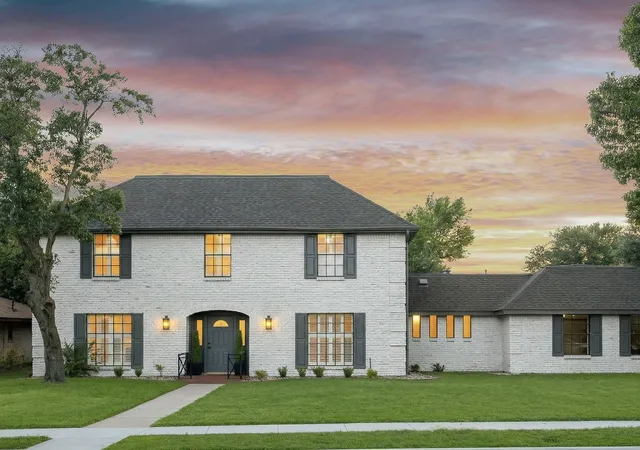 Homes for sale in Irving, TX | 2901 Warren Cir, Irving, TX 75062 | MLS# 21052434
