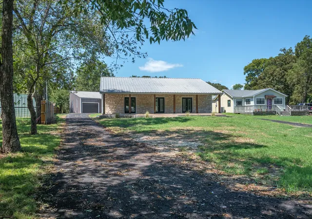 Homes for sale in East Tawakoni, TX | 362 Old Mill Ln, East Tawakoni, TX 75472 | MLS# 21052291