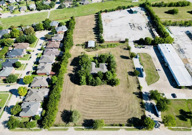 Photo 1 of Land for sale at 1809 Southeast Pkwy, Arlington, TX 76018 | MLS# 21050862 | Listing updated on 2026-09-23