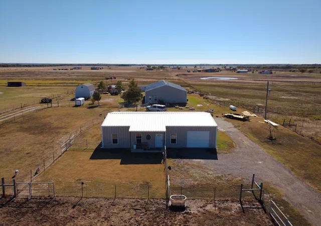 Homes for sale in Tioga, TX | 3300 Airport Rd, Tioga, TX 76271 | MLS# 20992038