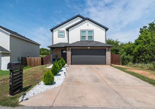 Homes for sale in Granbury, TX | 3516 Mulberry Dr, Granbury, TX 76048 | MLS# 21053246