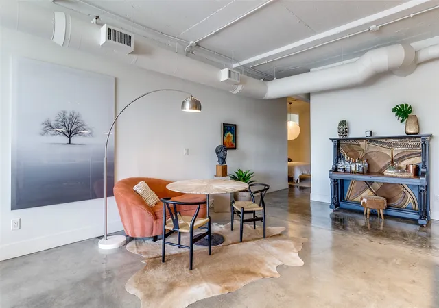 Photo 1 of Condo for sale at 1122 Jackson St #302, Dallas, TX 75202 | MLS# 21053565 | Listing updated on 2026-08-15