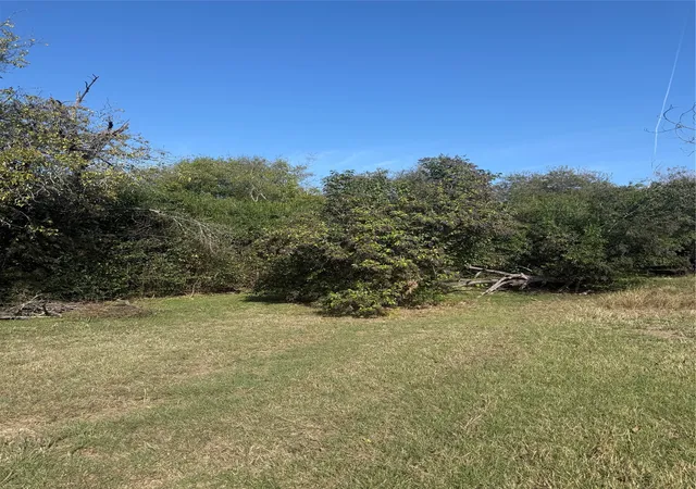 Photo 3 of Land for sale at 820 E Avenue Avenue E, Temple, TX 76501 | MLS# 21054611 | Listing updated on 2026-08-18