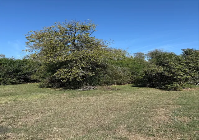 Photo 4 of Land for sale at 820 E Avenue Avenue E, Temple, TX 76501 | MLS# 21054611 | Listing updated on 2026-08-18