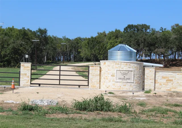 Homes for sale in Cameron, TX | 165 Highland Dr, Cameron, TX 76520 | MLS# 21054719