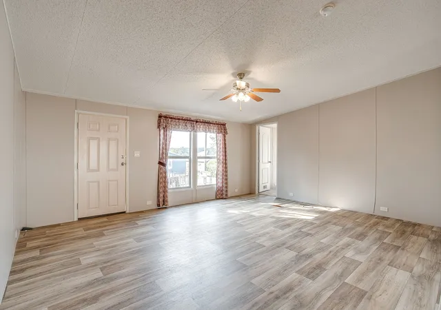 5th image of 900 Tree Dr, Granbury, TX 76048 | MLS# 21052348
