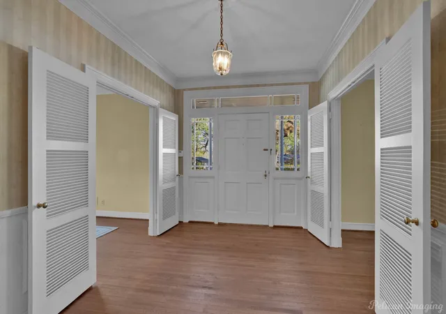 Photo 3 of Single family home for sale at 6700 E Ridge Dr, Shreveport, LA 71106 | MLS# 21055089 | Listing updated on 2026-07-11
