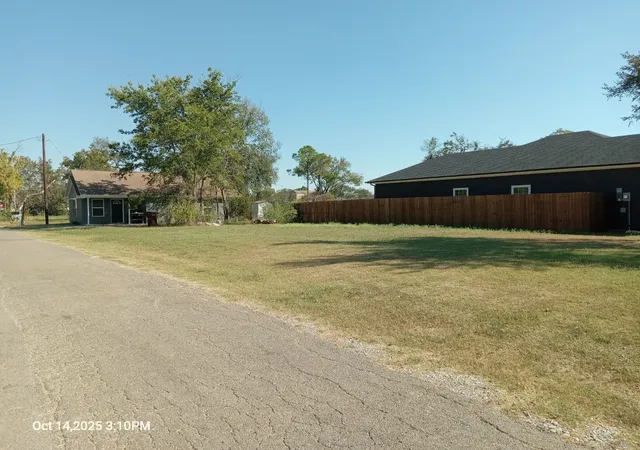Photo 2 of Land for sale at 1220 Maple St, Bonham, TX 75418 | MLS# 21055221 | Listing updated on 2026-07-07