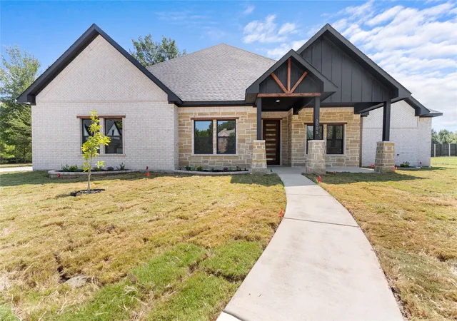 Homes for sale in Corsicana, TX | 2005 Cumberland Cir, Corsicana, TX 75110 | MLS# 21056319
