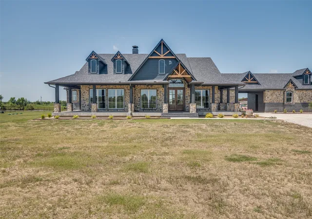 Photo 3 of Single family home for sale at 1010 Vz County Road 3415, Wills Point, TX 75169 | MLS# 21047290 | Listing updated on 2026-09-02