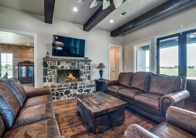 Photo 4 of Single family home for sale at 1010 Vz County Road 3415, Wills Point, TX 75169 | MLS# 21047290 | Listing updated on 2026-09-02