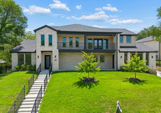 Photo 1 of Single family home for sale at 9008 Crosswind Dr, Fort Worth, TX 76179 | MLS# 21055458 | Listing updated on 2026-08-24