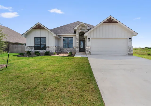 Photo 1 of Sale Pending at 1313 Red Rock Rd, Hewitt, TX 76643 | MLS# 21016340 | Listing updated on 2026-09-24