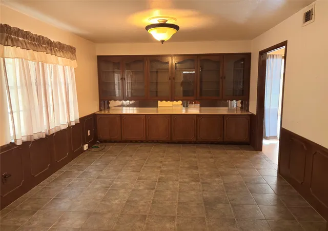 Homes for sale in Mineral Wells, TX | 1009 11th St, Mineral Wells, TX 76067 | MLS# 21047073