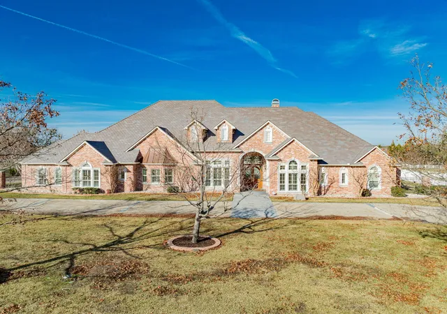 Photo 2 of Mansion for sale at 1990 Broken Lance Ln, Rockwall, TX 75032 | MLS# 21055232 | Listing updated on 2026-08-22