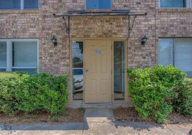 Photo 2 of Condo for sale at 1820 E Kings Hwy #252, Shreveport, LA 71105 | MLS# 21053405 | Listing updated on 2026-08-31