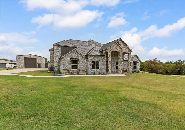 Photo 2 of Single family home for sale at 5705 Autumn Trl, Celina, TX 75009 | MLS# 21057890 | Listing updated on 2026-08-22