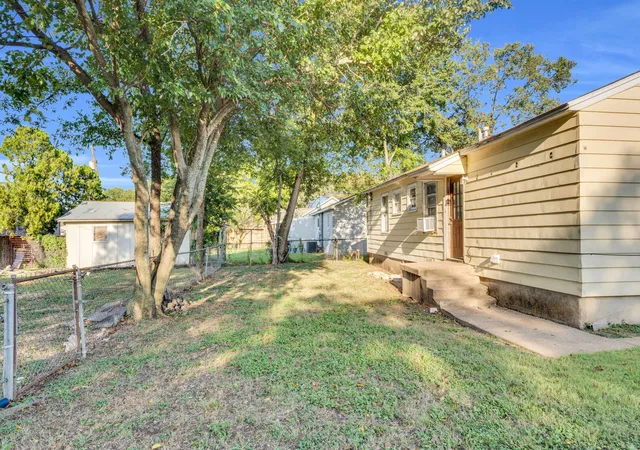 Photo 2 of Single family home for sale at 202 W Wheatland Rd, Duncanville, TX 75116 | MLS# 21017515 | Listing updated on 2026-08-04