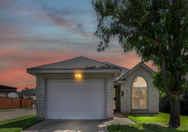 Photo 1 of Single family home for sale at 7301 Wagonwheel Rd, Fort Worth, TX 76133 | MLS# 21059478 | Listing updated on 2026-08-20