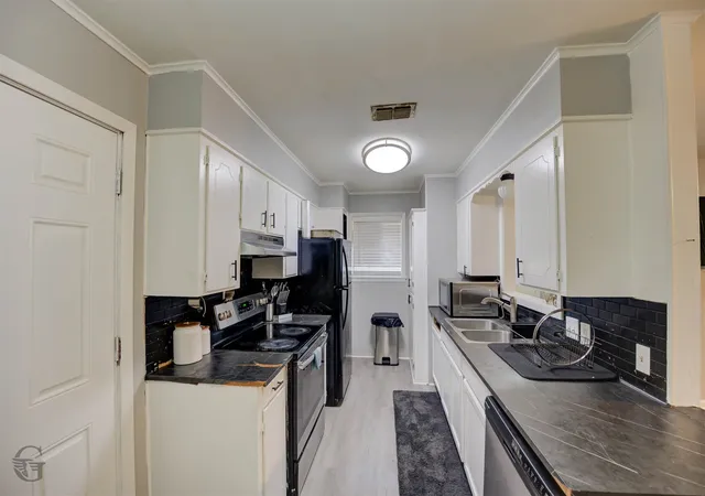 Photo 3 of Single family home for sale at 3017 Hazel Cir, Shreveport, LA 71118 | MLS# 21057383 | Listing updated on 2026-08-31