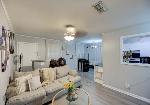 Photo 3 of Single family home for sale at 3017 Hazel Cir, Shreveport, LA 71118 | MLS# 21057383 | Listing updated on 2026-08-31