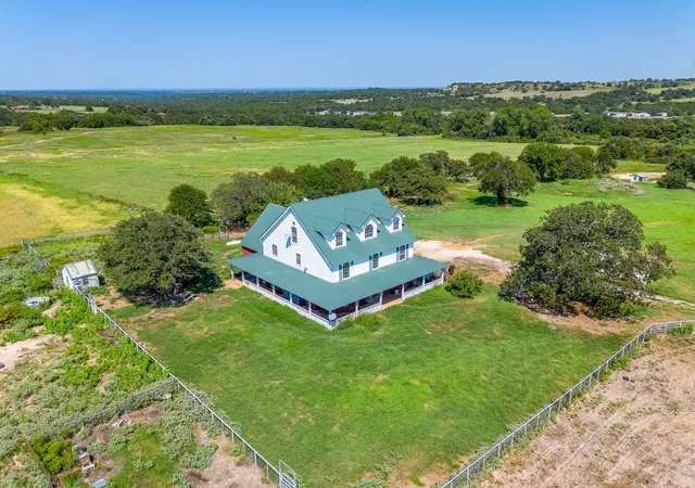 Photo 1 of Single family home for sale at 7726 W Hwy 199, Springtown, TX 76082 | MLS# 21059059 | Listing updated on 2026-08-22