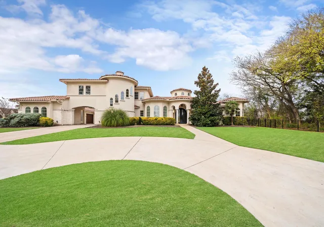 Photo 2 of Mansion for sale at 3181 Brookhollow Ct, Prosper, TX 75078 | MLS# 21059737 | Listing updated on 2026-08-26