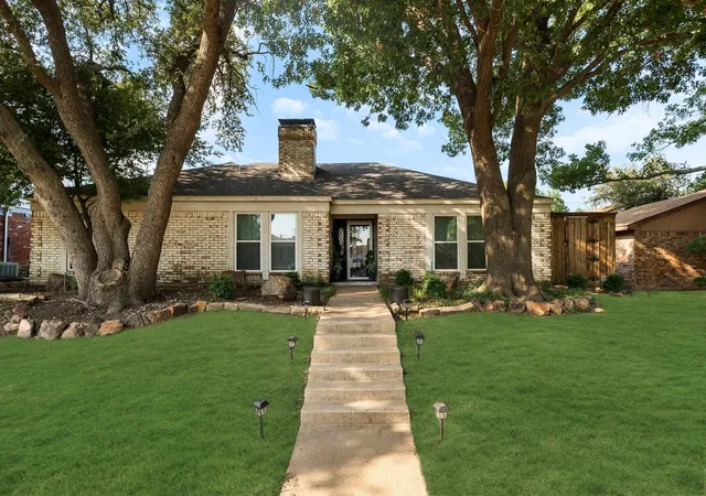 Homes for sale in Plano, TX | 3213 Hidden Cove Dr, Plano, TX 75075 | MLS# 21059842