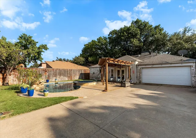 Homes for sale in Plano, TX | 3213 Hidden Cove Dr, Plano, TX 75075 | MLS# 21059842