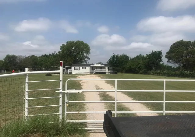 Homes for sale in Springtown, TX | 150 Oak Valley Ln, Springtown, TX 76082 | MLS# 21052102