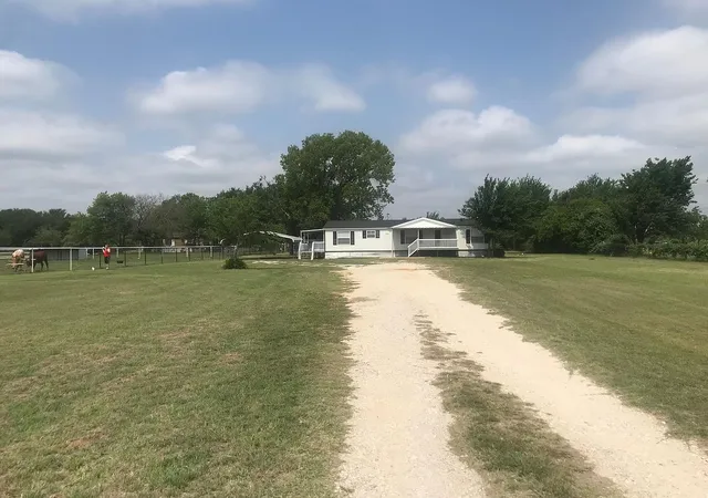 Homes for sale in Springtown, TX | 150 Oak Valley Ln, Springtown, TX 76082 | MLS# 21052102