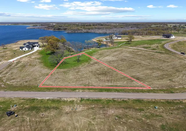 Photo 3 of Land for sale at 800 Peninsula Dr, Honey Grove, TX 75446 | MLS# 21056842 | Listing updated on 2026-09-17