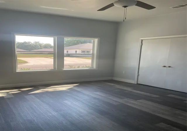 Photo 3 of Sale Pending at 233 10Th St Ne, Paris, TX 75460 | MLS# 21060662 | Listing updated on 2026-08-28