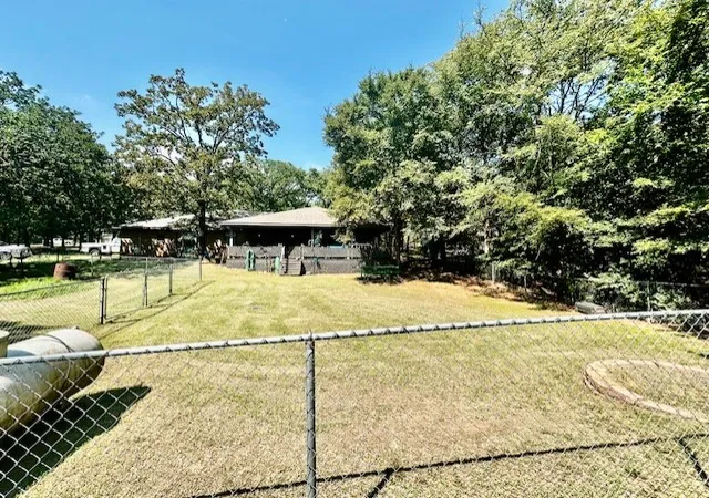 Photo 2 of Single family home for sale at 40 Cumberland Cir, Denison, TX 75021 | MLS# 21059924 | Listing updated on 2026-09-28