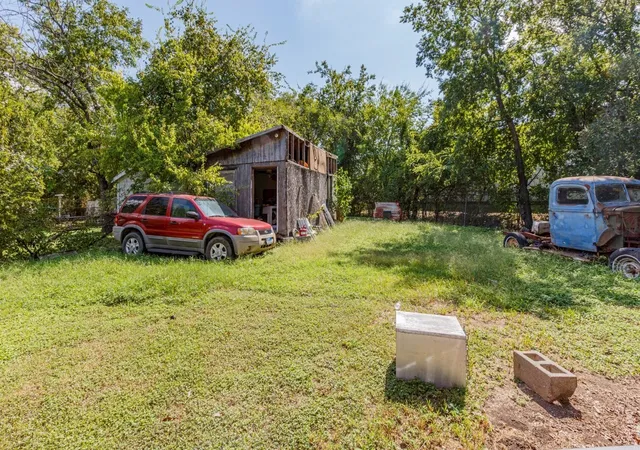2nd image of 3130 Palacios Ave, Dallas, TX 75212 | MLS# 21063953
