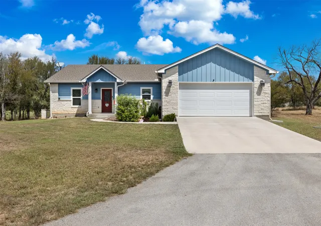 Photo 2 of Single family home for sale at 141 Eagle Point Cvs, Kingsland, TX 78639 | MLS# 21063876 | Listing updated on 2026-09-30